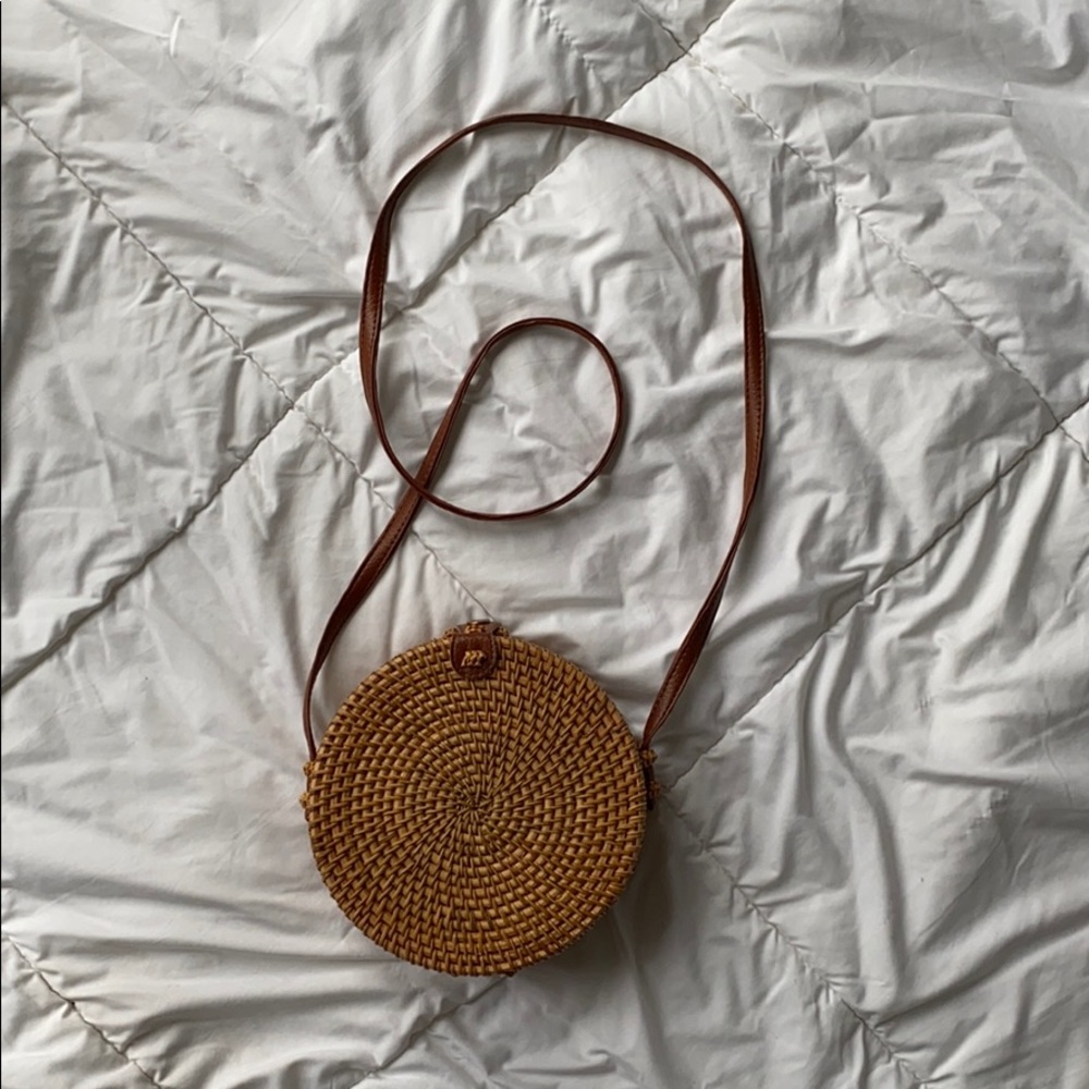Straw woven circle purse
